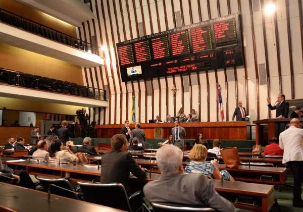 Deputados estaduais podem ser obrigados a destinar 5% das vagas em seus gabinetes para pessoas com deficiência