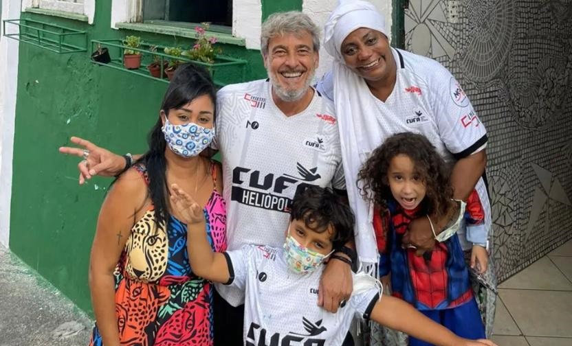 Ao lado de Dadá, Alexandre Borges participa de ação da CUFA em Salvador