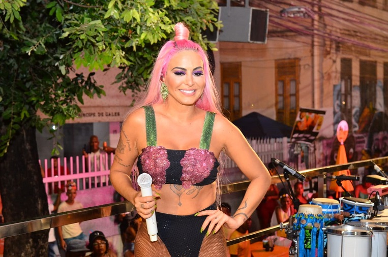 Alinne Rosa usará look tropical com 40 mil cristais no Carnaval de Salvador