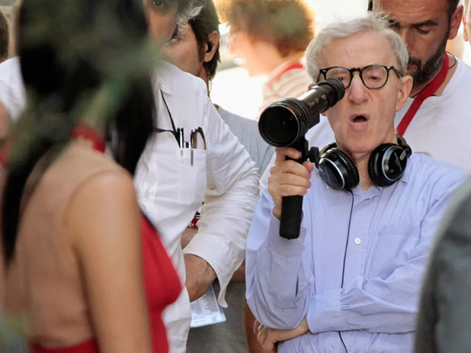 Woody Allen anuncia que irá se apostar do cinema e focar em carreira como escritor