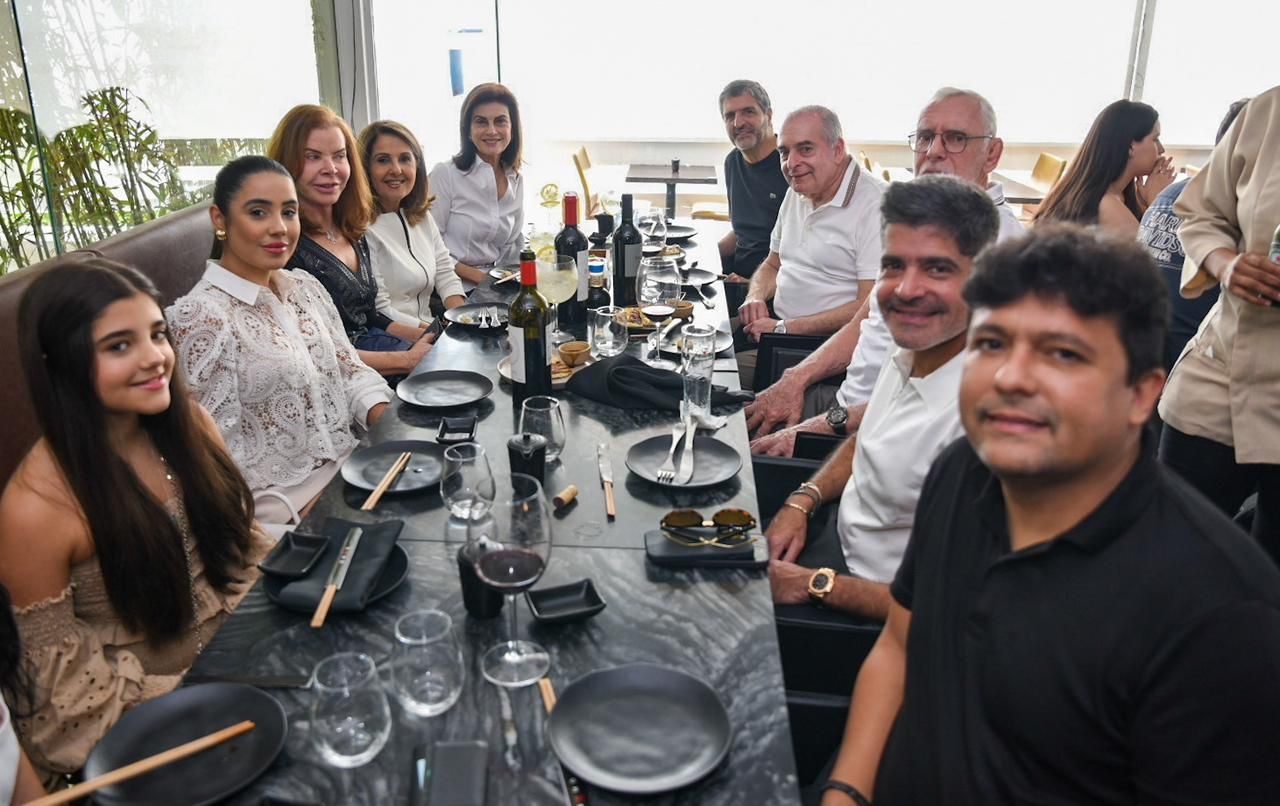​Giro de fotos: confira quem circulou por restaurantes de Salvador no Dia dos Pais
