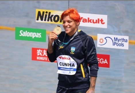 Nadadora baiana Ana Marcela Cunha é ouro em Mundial de Esportes Aquáticos