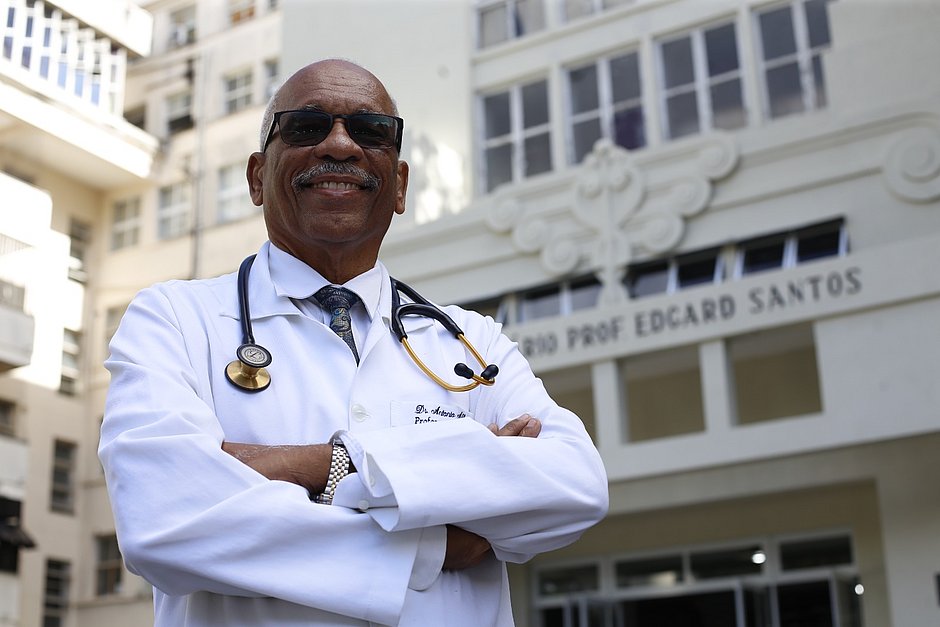 ‘Vamos ver mais negros como diretores’, diz professor eleito para dirigir Medicina na Ufba