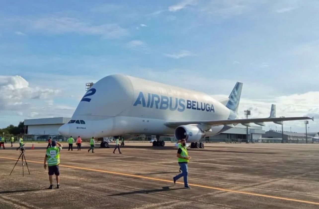 Beluga: avião ‘baleia’ pousa em Fortaleza em 1ª viagem da aeronave à América Latina; veja fotos 