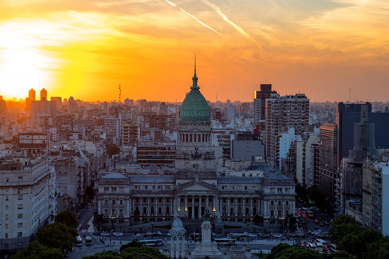 Argentina restringirá voos do Brasil, Chile e México a partir de sábado (27)