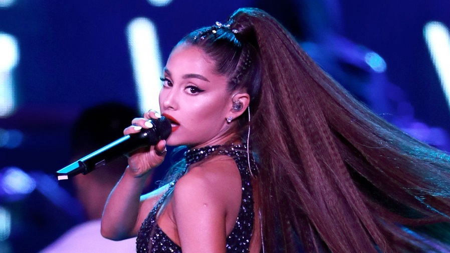 Billboard elege Ariana Grande como mulher do ano