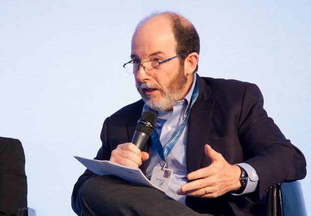 “Canal Livre” entrevista o economista Armínio Fraga