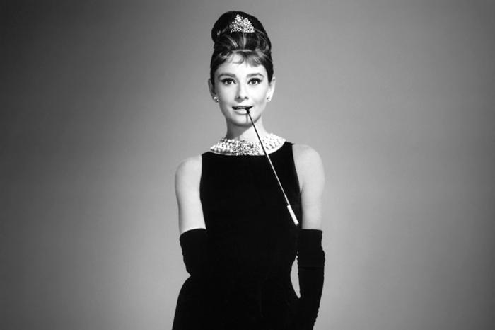 Audrey Hepburn vai ganhar série documental escrita por Jacqueline Hoyt