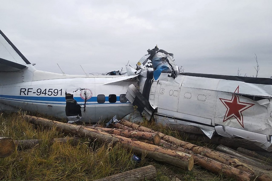 Tragédia na Rússia: avião cai e deixa ao menos 16 mortos 
