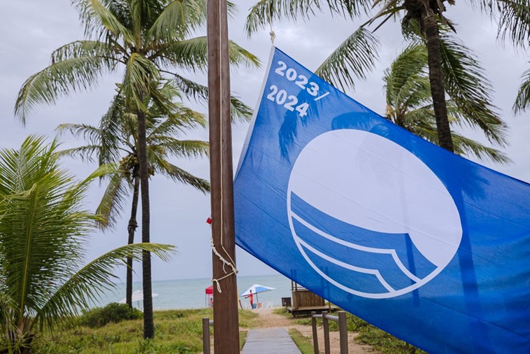 Bandeira Azul: Praias baianas recebem certificação por qualidade ambiental, segurança e responsabilidade social