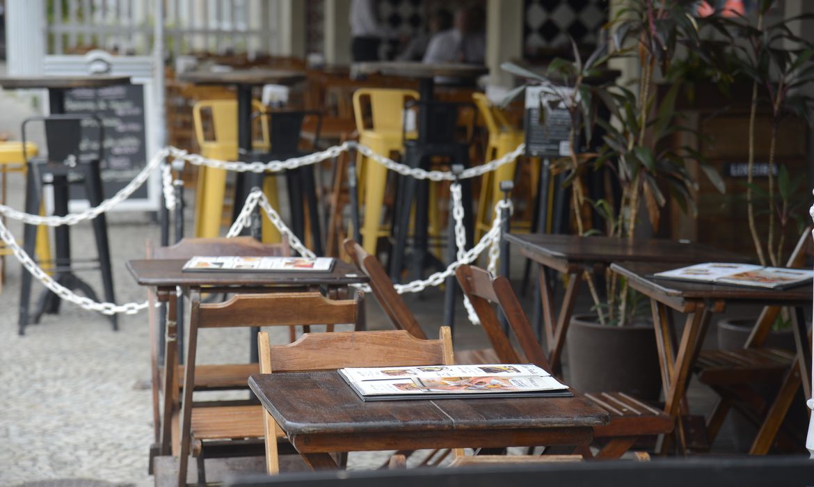 Levantamento da Abrasel aponta melhora no faturamento de bares e restaurantes  