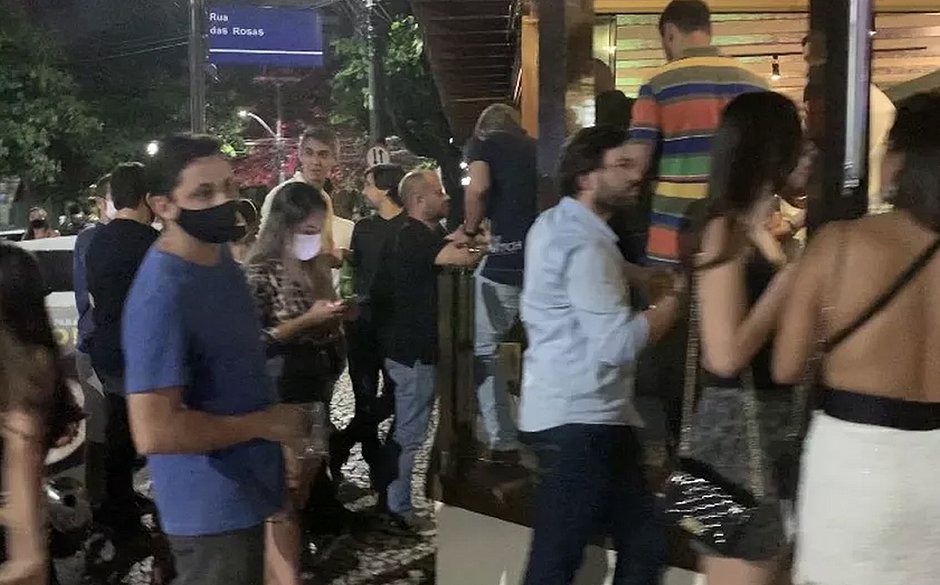 Dois bares da Pituba são interditados por causa de aglomeração