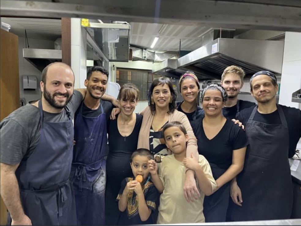 Em Salvador, chef Bel Coelho visita restaurantes baianos premiados