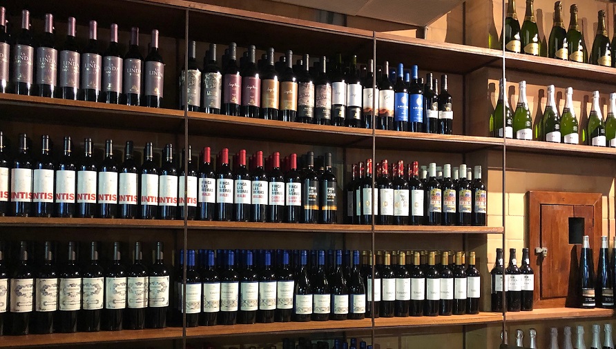 Bella Napoli inaugura bar de vinhos na capital baiana