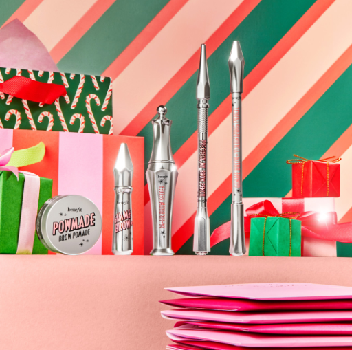 Benefit Cosmetics apresenta tradicionais kits de Natal; vem saber