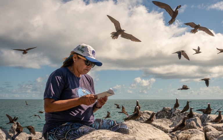 Servidora do Parque de Abrolhos, na Bahia, ganha prêmio ambiental internacional