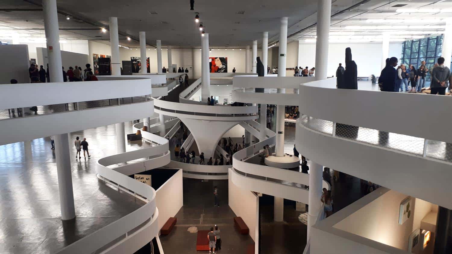 Bienal de São Paulo é adiada para outubro