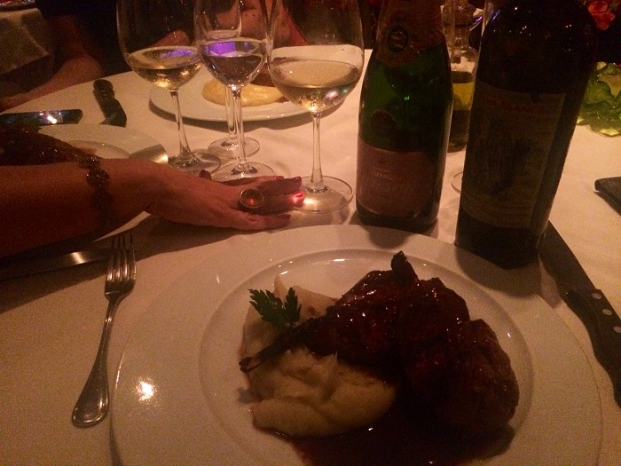O elegante jantar do Bistrot du Vin: a sexta-feira virou um acontecimento...