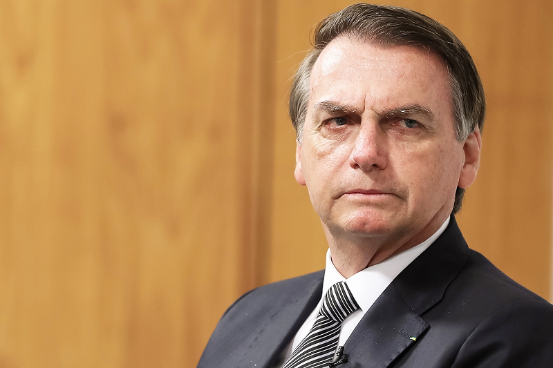 Bolsonaro sobe tom e chama candidato petista de “pior secretário do Brasil”