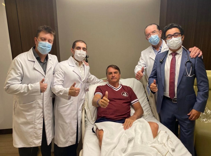 Presidente Jair Bolsonaro recebe alta hospitalar