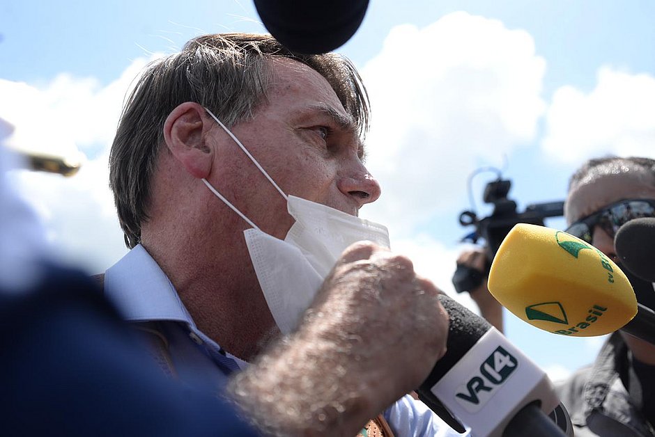 Questionado sobre 'CPF cancelado', Bolsonaro chama jornalista de 'idiota' na Bahia