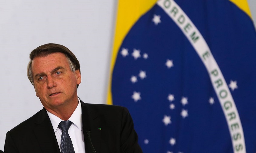 Presidente Jair Bolsonaro tem boa evolução e sonda nasogástrica é retirada, diz boletim médico