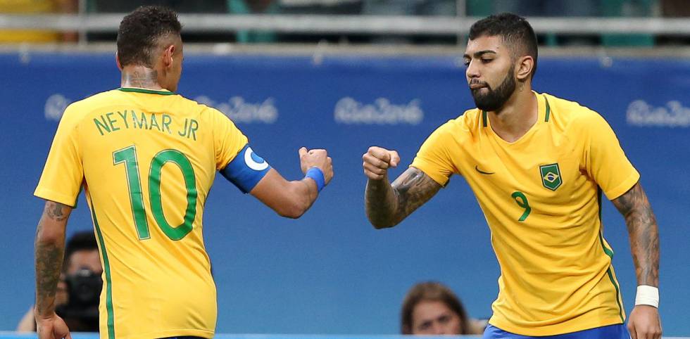Alô Alô Bahia, que não perde um lance, sai da casinha social e mostra o jogo Brasil X Dinamarca