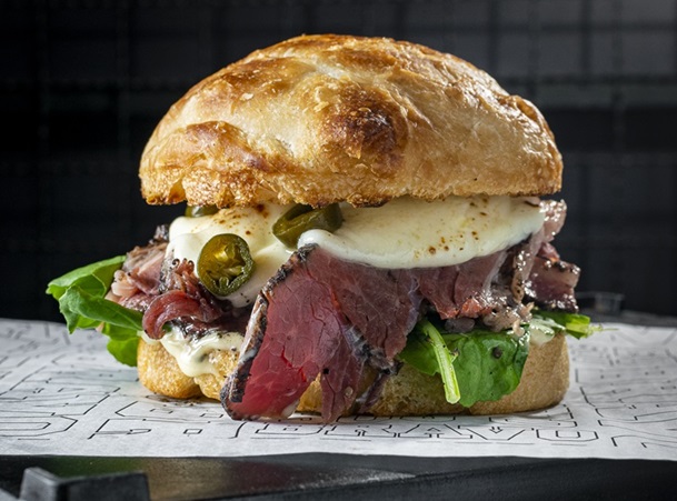 Bravo Burger foca em produção 100% artesanal e apresenta novidades no cardápio; vem saber 