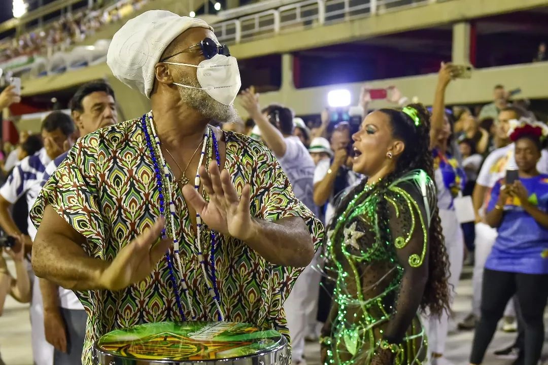 Carlinhos Brown vai comandar a bateria da Mocidade Independente no Carnaval carioca