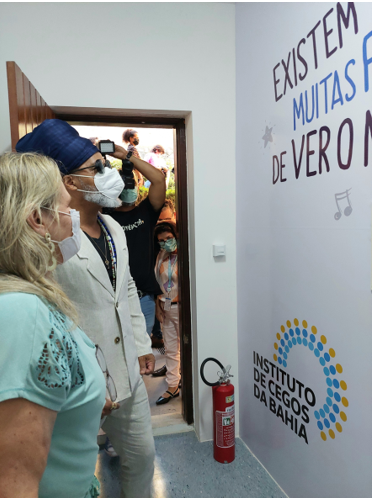 Instituto de Cegos da Bahia concede título de embaixador a Carlinhos Brown e inicia nova campanha de doações