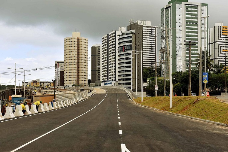 Terceiro elevado do BRT em Salvador é aberto ao tráfego