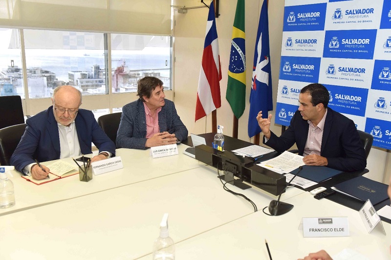 Salvador firma parcerias para difusão do ensino da língua espanhola    