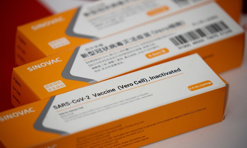 Instituto Butantan recebe insumos para 8,6 milhões de doses da vacina