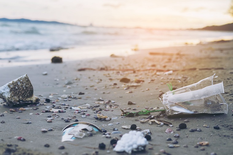 Restaurantes Beco da Lua e Bendito incentivam redução de copos plásticos descartáveis em Caraíva