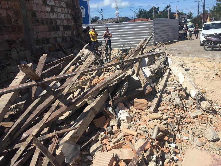 Prefeitura destrói casa de Frans Krajcberg em Nova Viçosa, em ação "criminosa", segundo Governo do Estado