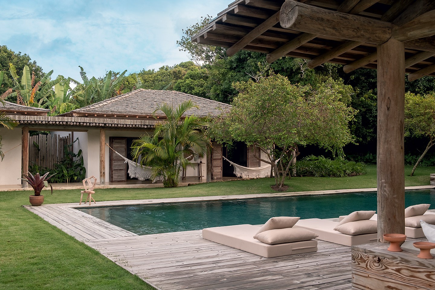 Residência de 660m2 no sul da Bahia é destaque na Casa Vogue 