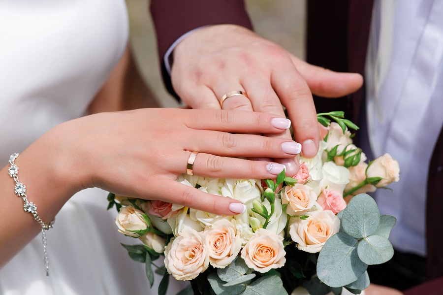 Casais que optam por casamento simples têm mais chance de ter união duradoura, diz pesquisa
