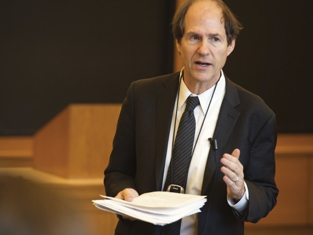 Cass Sunstein participa de conferência promovida pela Universidade Salvador
