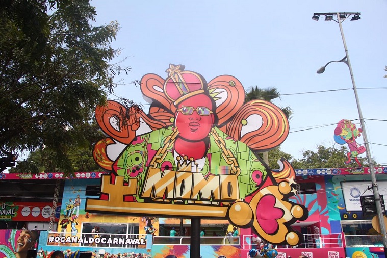 Cenografia do Carnaval de Salvador reverencia personagens do hip hop ao ambulante