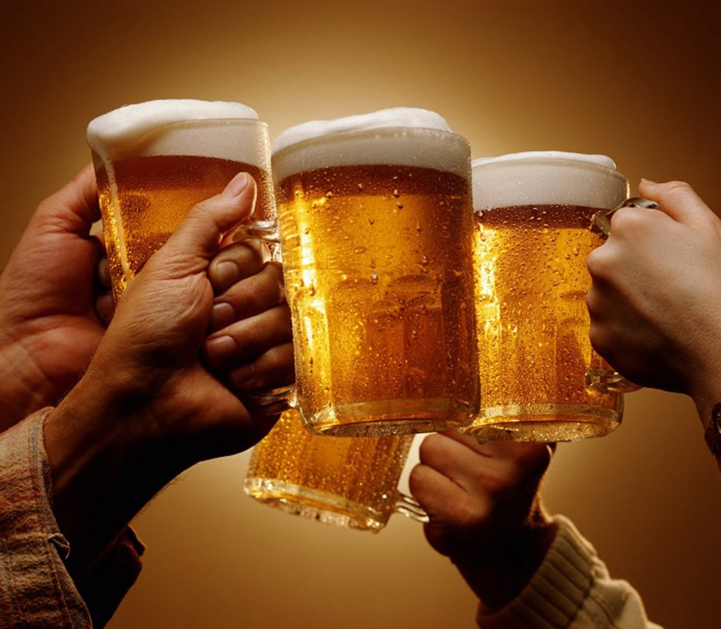 Depois da gasolina, o álcool: Ambev anuncia que preço da cerveja vai subir