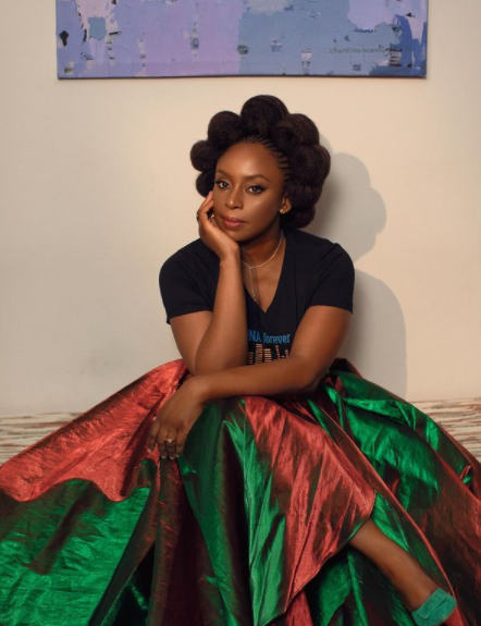Roda Viva recebe a escritora nigeriana Chimamanda Ngozi Adichie