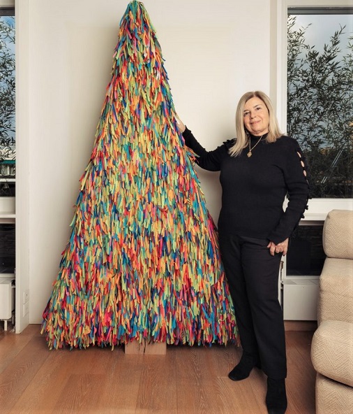 Artista plástica Christina Oiticica cria árvore de natal inspirada na baianidade