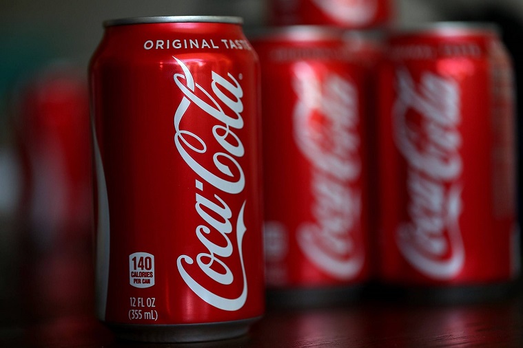 Coca-Cola suspende publicidade de todas as suas marcas