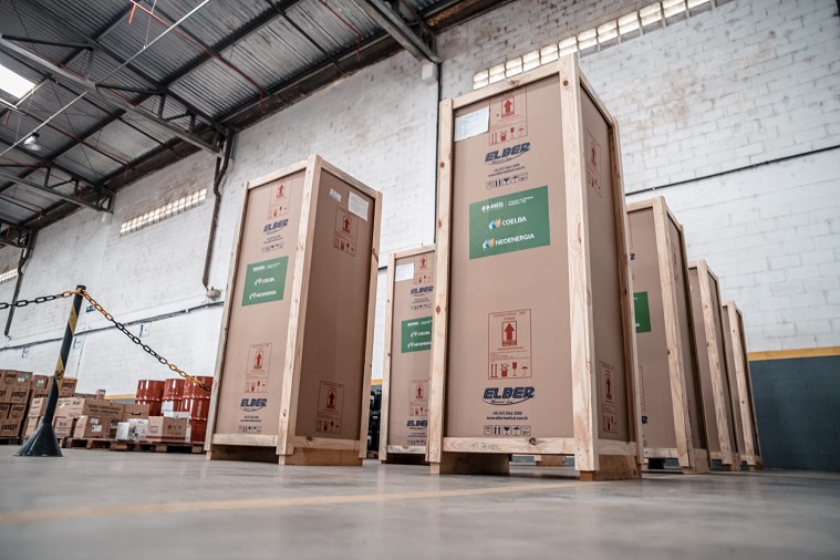 Coelba inicia entrega de refrigeradores para vacinas na Bahia