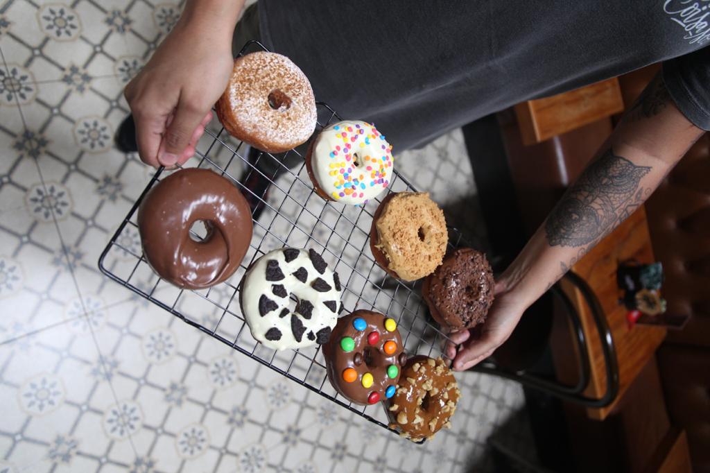  Coffeetown Salvador prepara donuts especiais e bolos típicos para o São João