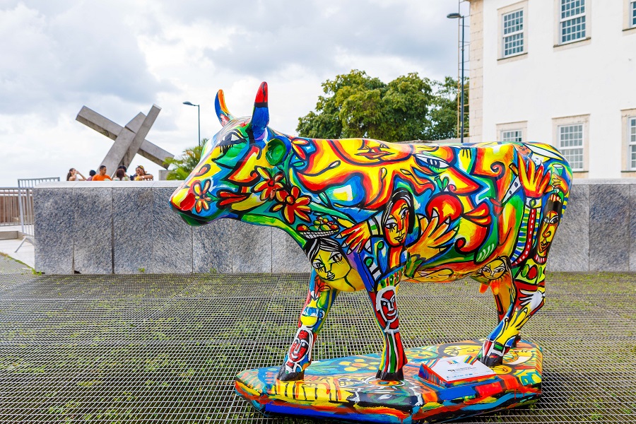 Esculturas que fizeram parte da 13ª edição da Cow Parade Brasil já estão sendo leiloadas 