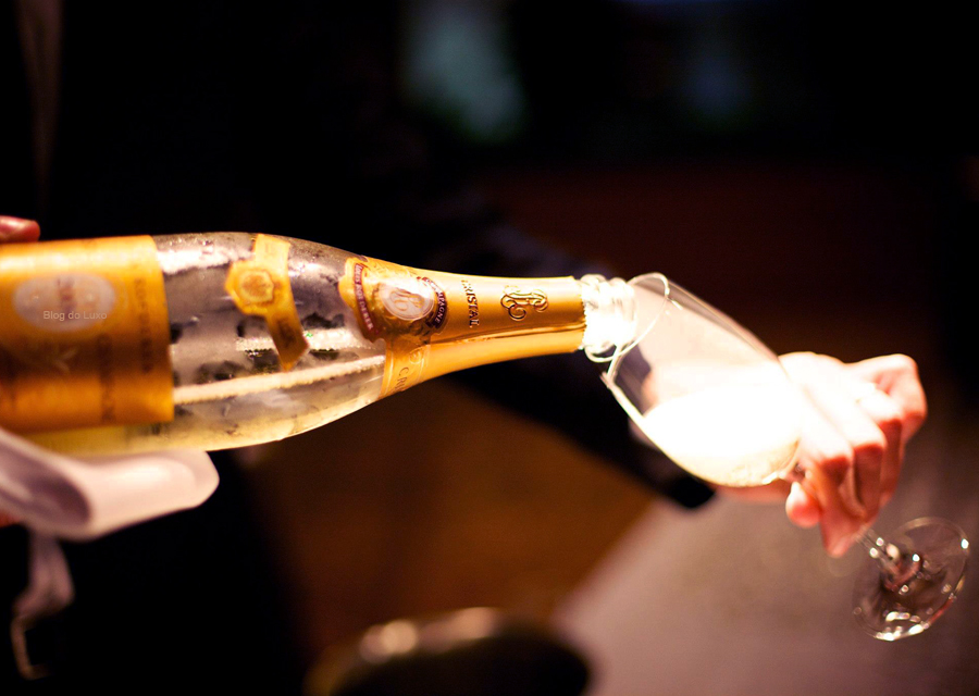 Champagne Cristal arma festa em Trancoso