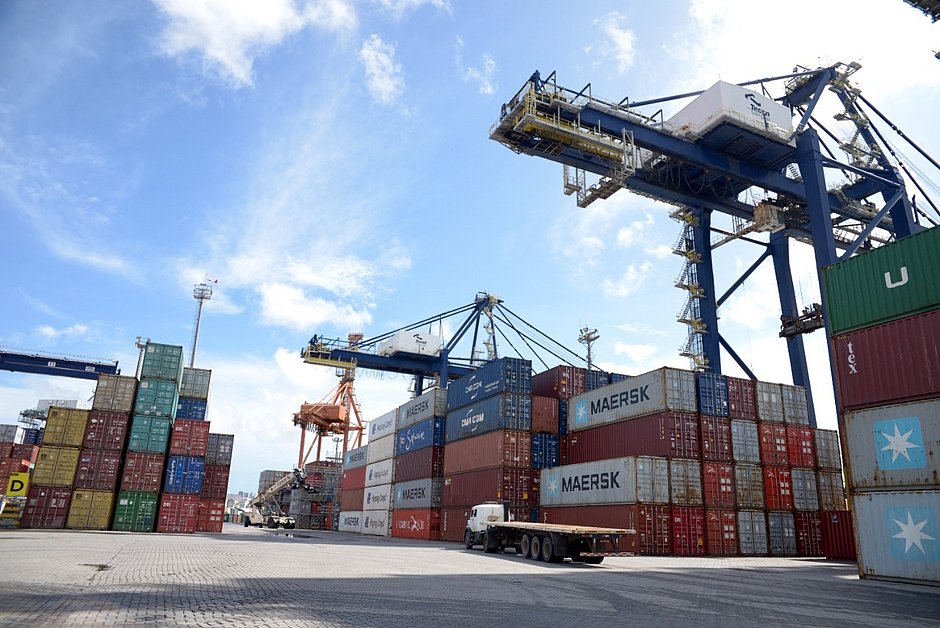 Mobilização deve atrasar entrada de produtos importados em Salvador
