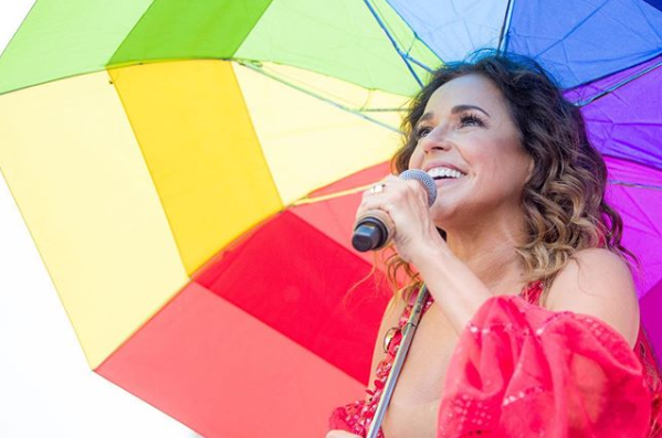 Daniela Mercury emplaca idade nova nesta terça-feira (28); listamos os top hits da cantora. Vem ver!