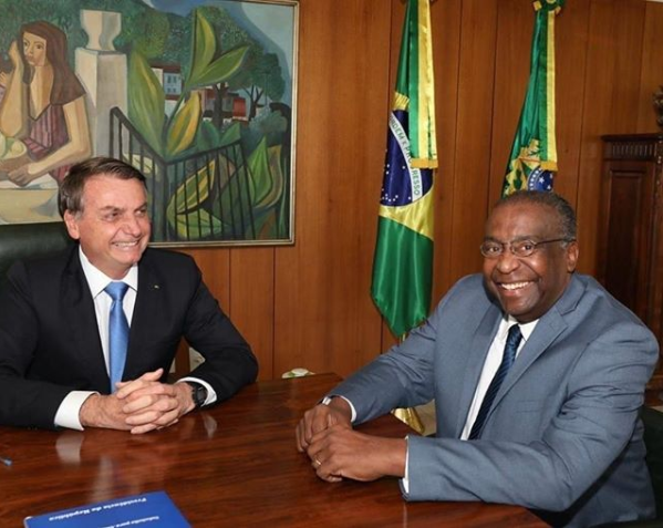 Presidente Jair Bolsonaro anuncia  novo ministro da Educação. Vem saber!